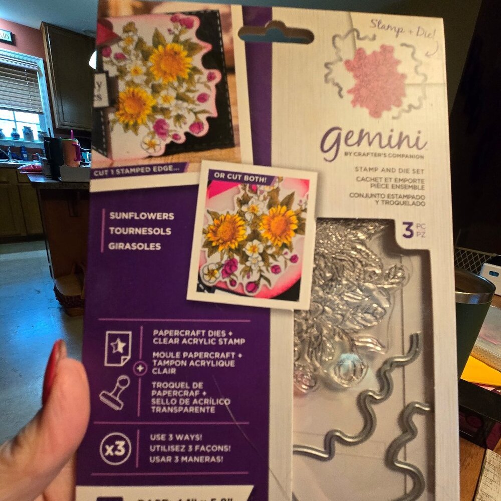 Crafters Companion Sunflowers Stamp and Die set - NEW